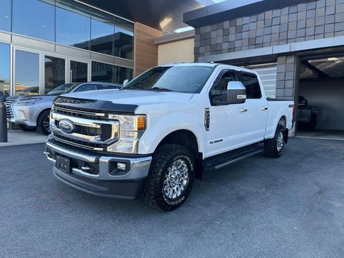 Used 2022 Ford F350 XLT w/ XLT Premium Package AWD/4WD image 3