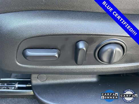 Used 2020 Chevrolet Equinox LT w/ Driver Convenience Package image 16