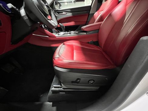 Used 2021 Alfa Romeo Stelvio Ti w/ Nero Edizione image 20