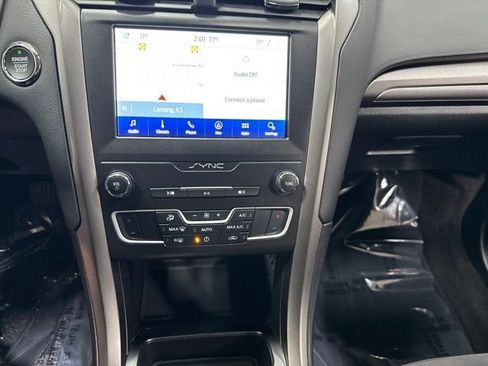Used 2020 Ford Fusion SE FWD image 17