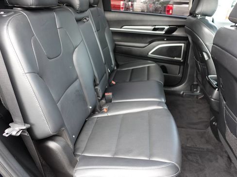 Used 2020 Kia Telluride LX AWD/4WD image 32