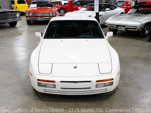 Used 1988 Porsche 944 Turbo image 11