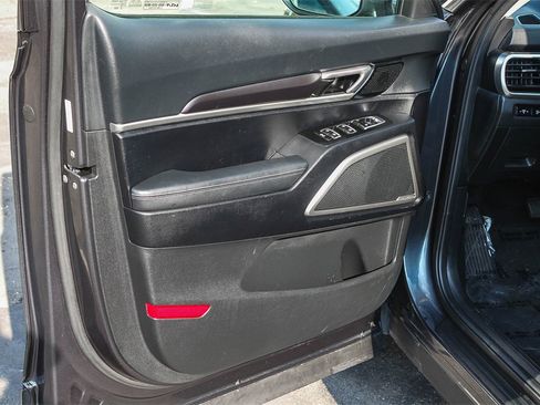 Used 2023 Kia Telluride S image 27