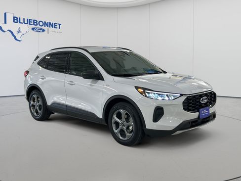 Used 2025 Ford Escape ST-Line FWD image 3