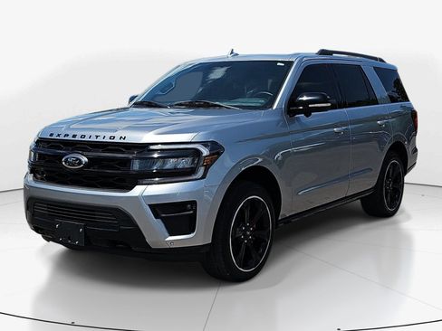 Used 2023 Ford Expedition Limited AWD/4WD image 8