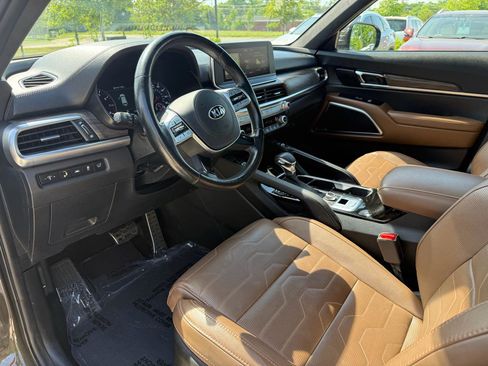 Used 2020 Kia Telluride SX w/ SX Prestige Package image 9