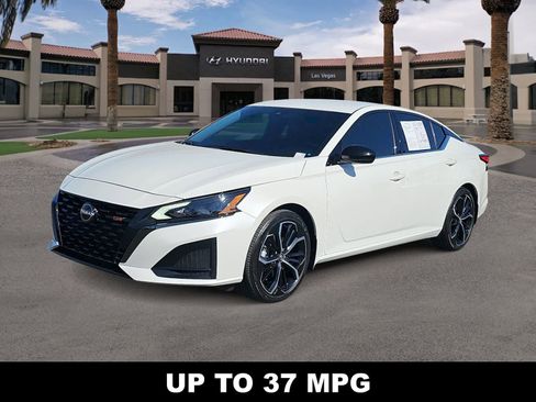 Used 2023 Nissan Altima 2.5 SR FWD image 4