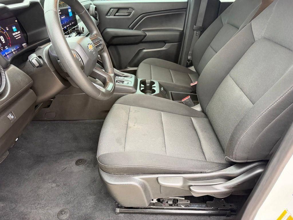 Used 2024 Chevrolet Colorado W/T RWD image 10