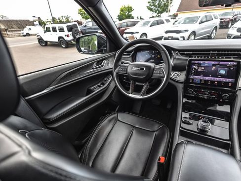 Used 2024 Jeep Grand Cherokee Limited w/ Luxury Tech Group II AWD/4WD image 22