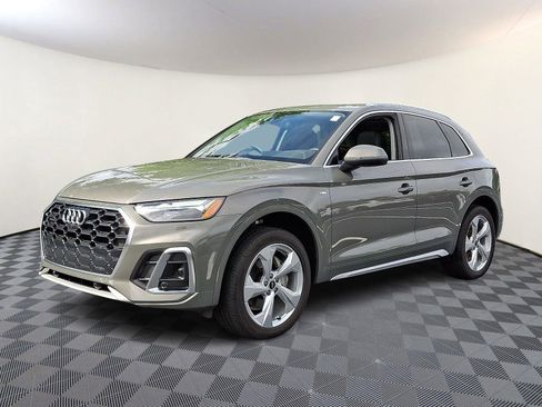 Used 2023 Audi Q5 2.0T Premium Plus w/ Premium Plus Package AWD/4WD image 3