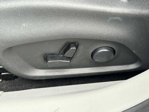 Used 2024 Jeep Compass Limited image 21