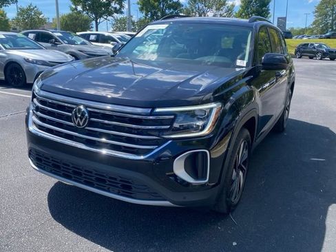 Used 2026 Volkswagen Atlas SE w/ Panoramic Sunroof Package FWD image 9