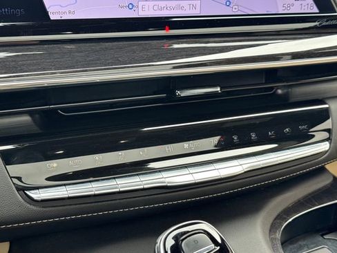 Used 2022 Cadillac Escalade Premium Luxury image 23