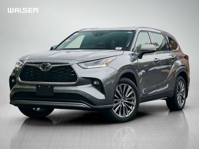 Used 2025 Toyota Highlander XLE