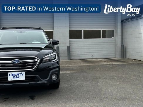 Used 2018 Subaru Outback 2.5i Touring image 2