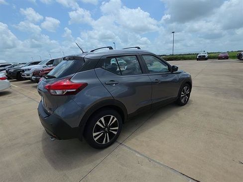 Used 2020 Nissan Kicks SV w/ Exterior Package FWD image 7