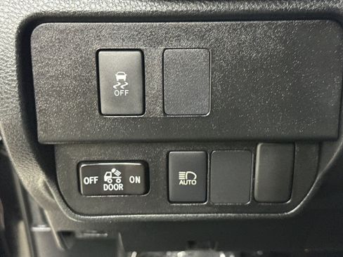 Used 2021 Toyota Tacoma SR5 RWD image 45