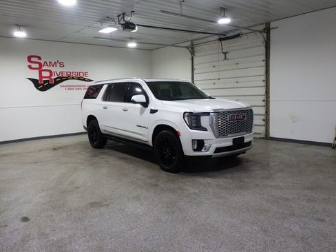 Used 2022 GMC Yukon XL Denali AWD/4WD image 5