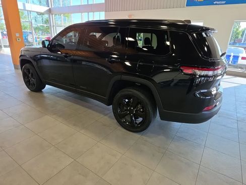Used 2024 Jeep Grand Cherokee L Laredo AWD/4WD image 15