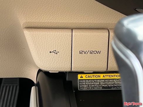Certified 2020 Toyota Camry XLE w/ Sunroof Package FWD image 27
