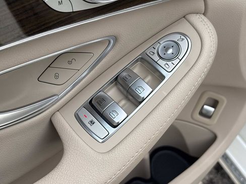 Used 2019 Mercedes-Benz C 300 Sedan image 14