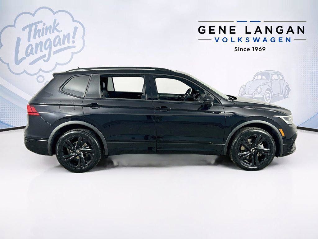 Certified 2024 Volkswagen Tiguan SE R-Line AWD/4WD image 4