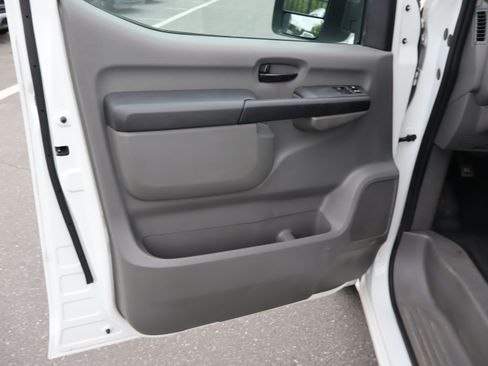 Used 2021 Nissan NV 2500 SV w/ Back Door Glass Package RWD image 14