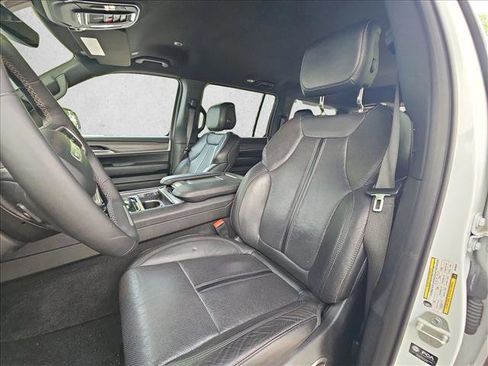 Used 2024 Jeep Wagoneer Series II w/ Flexible Seating Group RWD image 13