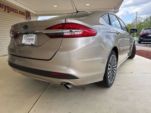 Used 2017 Ford Fusion SE w/ Fusion SE Technology Package FWD image 6