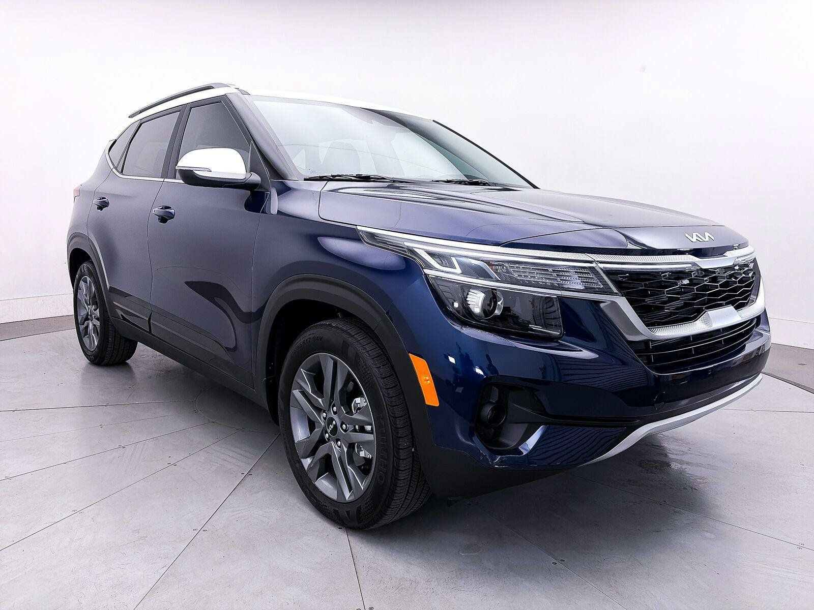 Used 2023 Kia Seltos S w/ Navigation Package FWD image 7