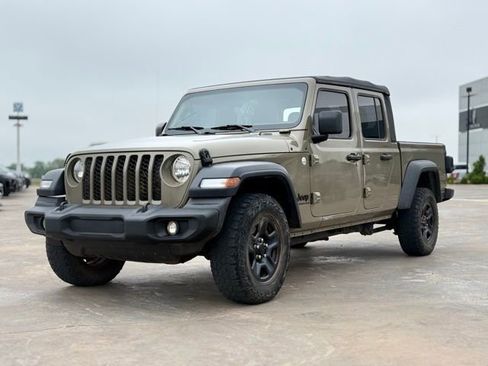 Used 2020 Jeep Gladiator Sport w/ Trailer Tow Package AWD/4WD image 4
