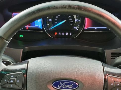 Used 2016 Ford Explorer XLT w/ Equipment Group 202A AWD/4WD image 29