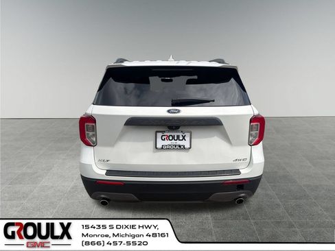 Used 2022 Ford Explorer XLT w/ Equipment Group 202A AWD/4WD image 5