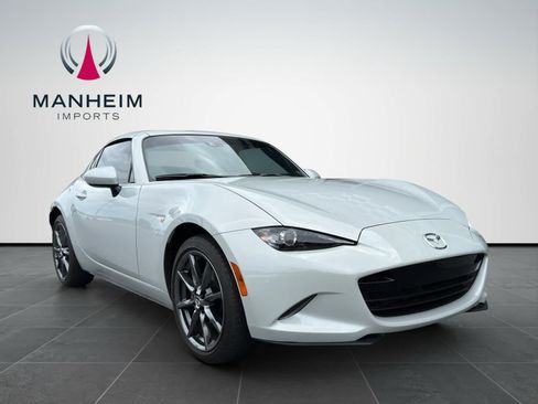 Used 2017 MAZDA MX-5 Miata RF Grand Touring RWD image 1