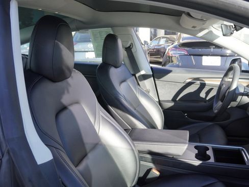 Used 2022 Tesla Model 3 image 14