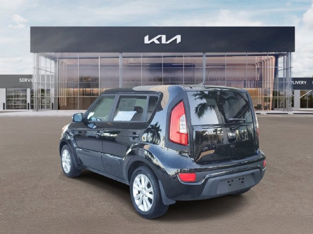 Used 2013 Kia Soul + w/ Audio Pkg FWD image 4