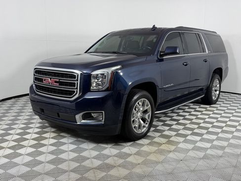 Used 2019 GMC Yukon XL SLE w/ SLE Value Package AWD/4WD image 8