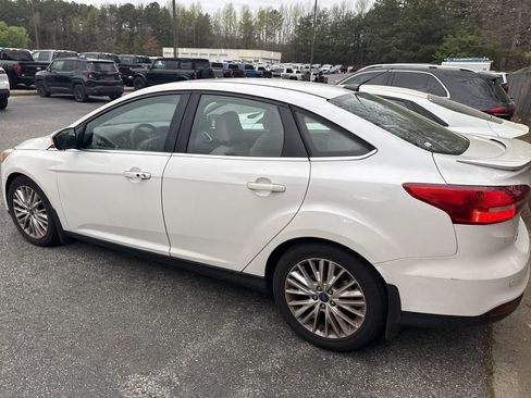Used 2017 Ford Focus Titanium w/ Titanium Technology Package image 17