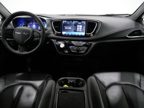 Used 2024 Chrysler Pacifica Limited FWD image 10