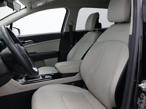 Used 2024 Kia Sportage EX FWD image 17