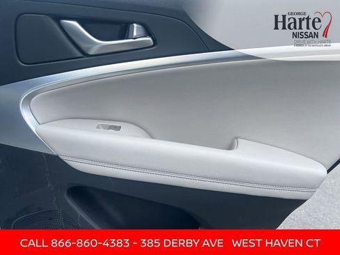 Used 2023 Genesis G70 2.0T image 40