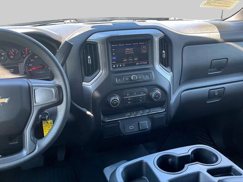 Used 2020 Chevrolet Silverado 1500 Custom w/ Custom Value Package RWD image 7