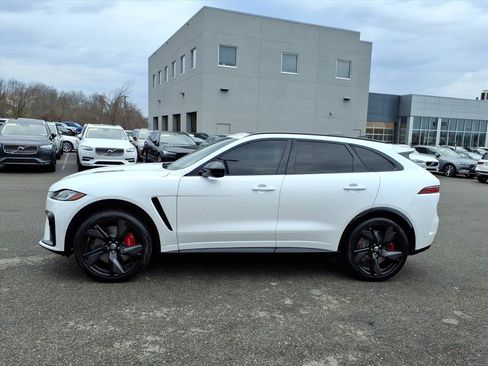 Used 2024 Jaguar F-PACE SVR image 2