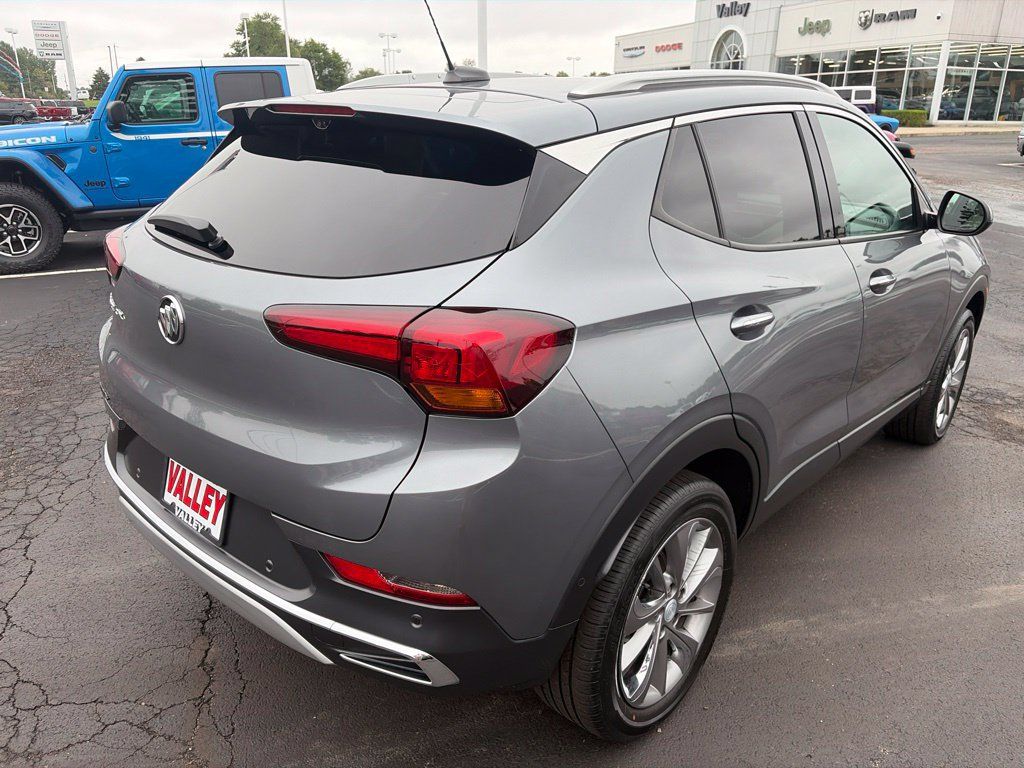 Used 2021 Buick Encore GX Essence w/ Advanced Technology Package AWD/4WD image 7