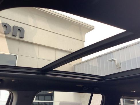 Used 2022 Jeep Wagoneer Series I w/ Premium Group I image 14