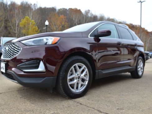 Used 2024 Ford Edge SEL image 3