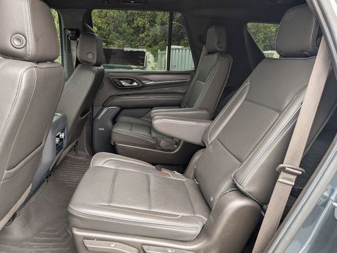 Used 2021 GMC Yukon Denali w/ Denali Premium Package image 9