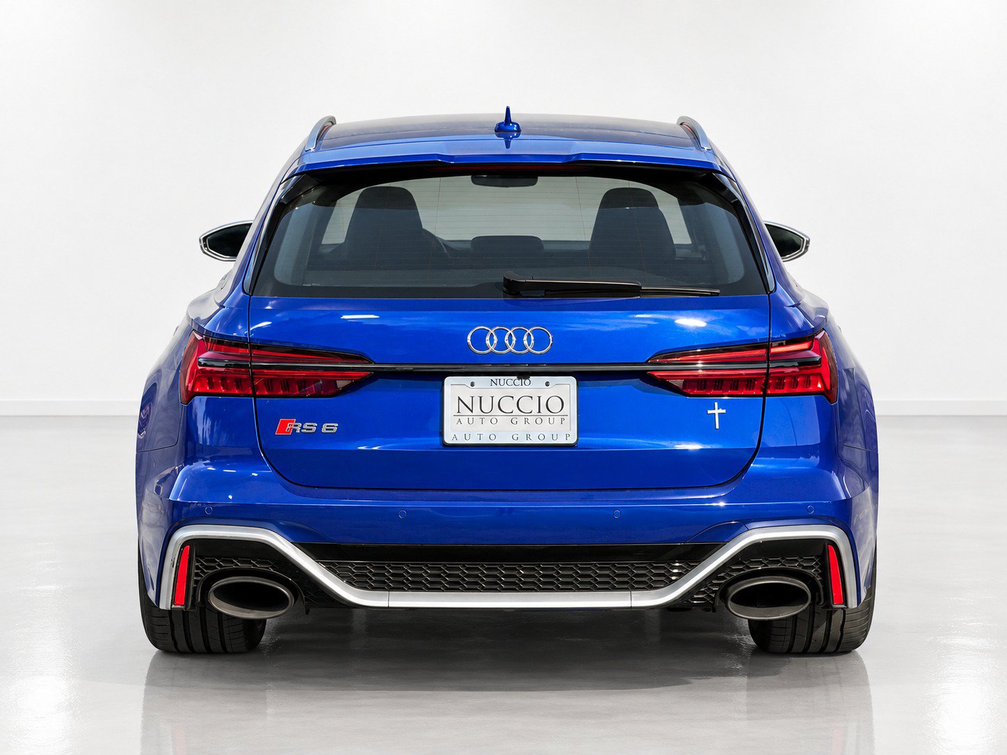 Used 2023 Audi RS 6 AWD/4WD image 10