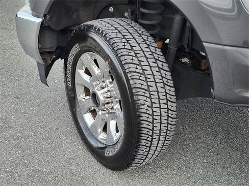 Certified 2019 Ford F250 Lariat w/ Chrome Package image 31