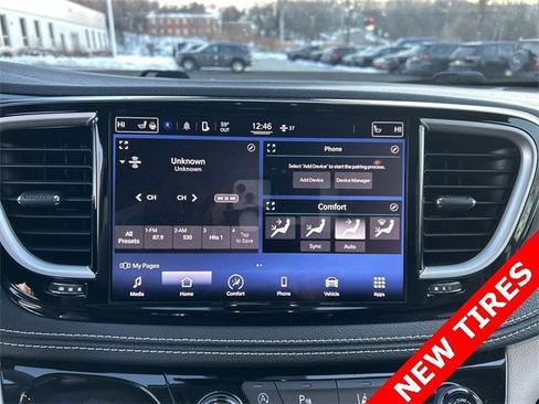 Certified 2022 Chrysler Pacifica Touring-L image 20